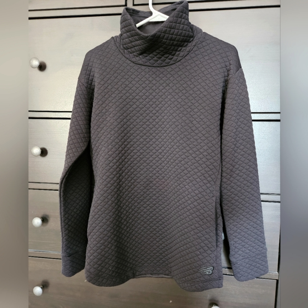 New Balance Women's quilted mock neck tunic sweatshirt - black xs